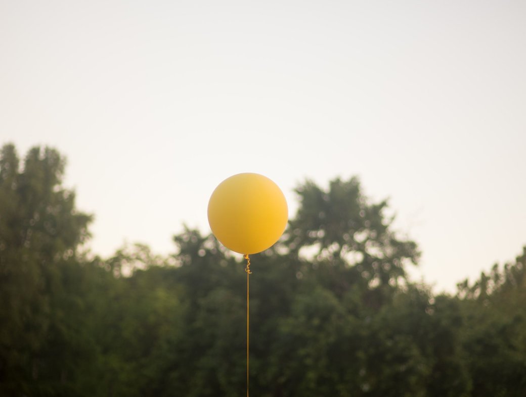 To grieve, or not to grieve (with balloons)? &ndash; that is the question 