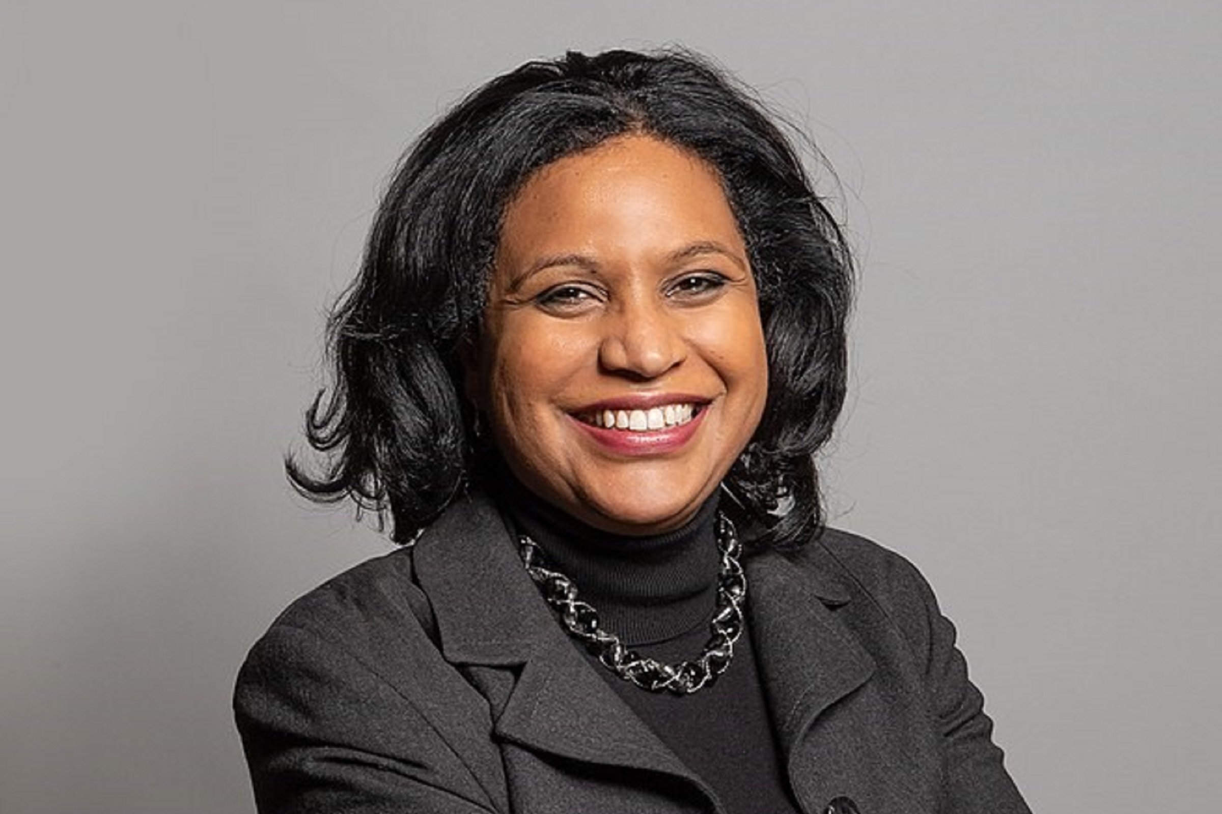 Labour shadow minister resigns for views she doesn&rsquo;t have