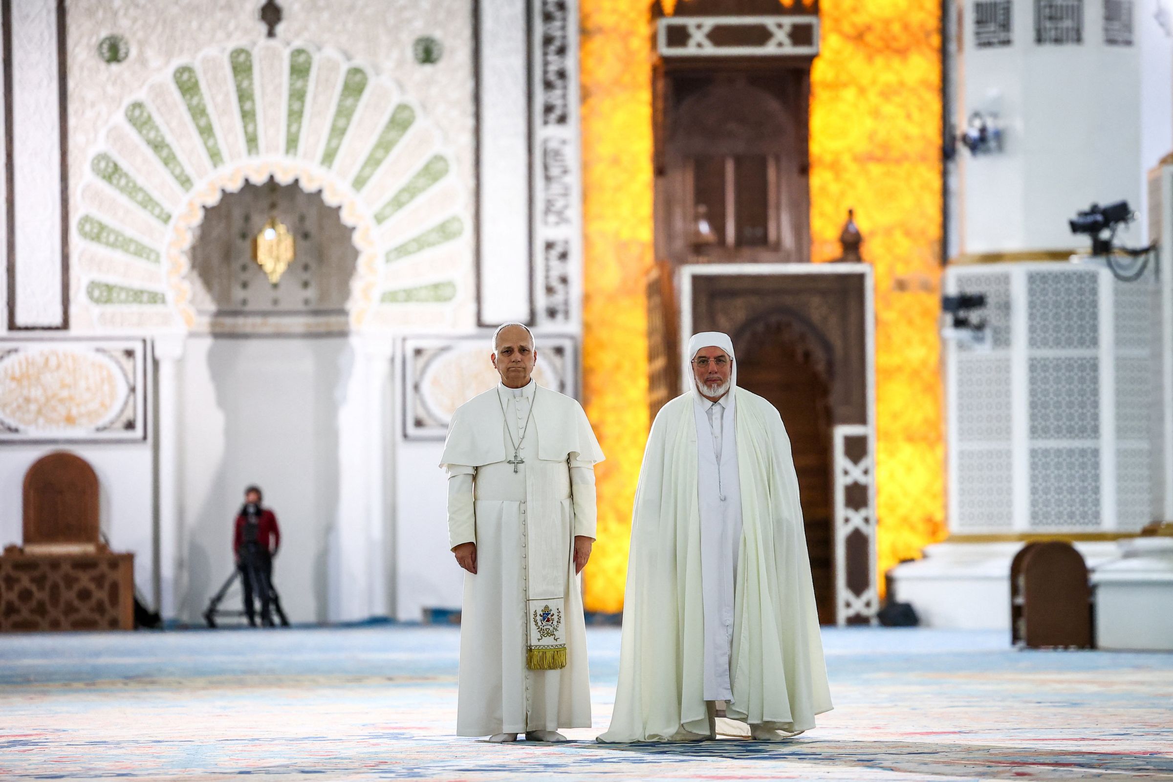 Pope Leo visits the Great Mosque in Algiers